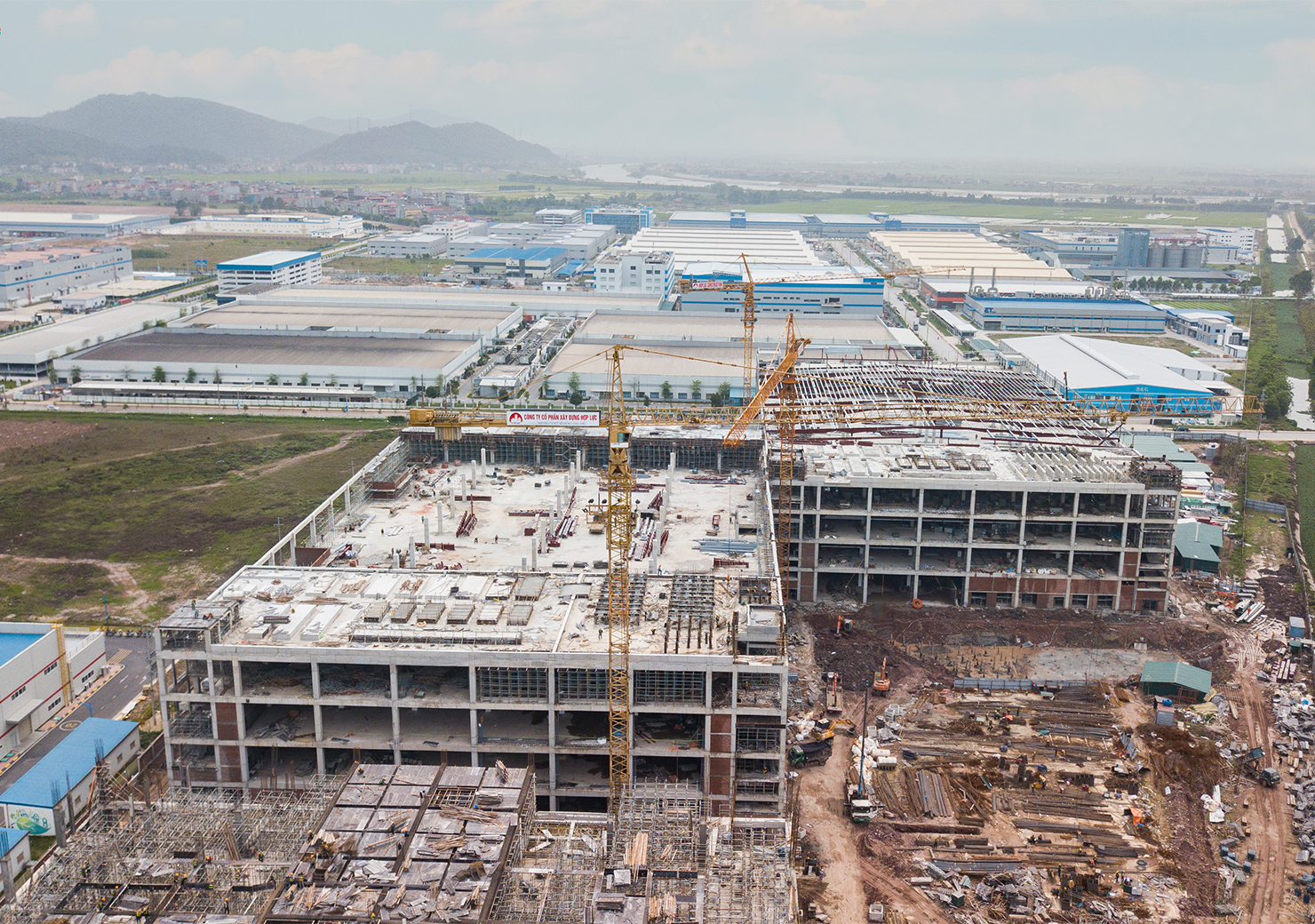 NHÀ MÁY LUXSHARE ICT QC3